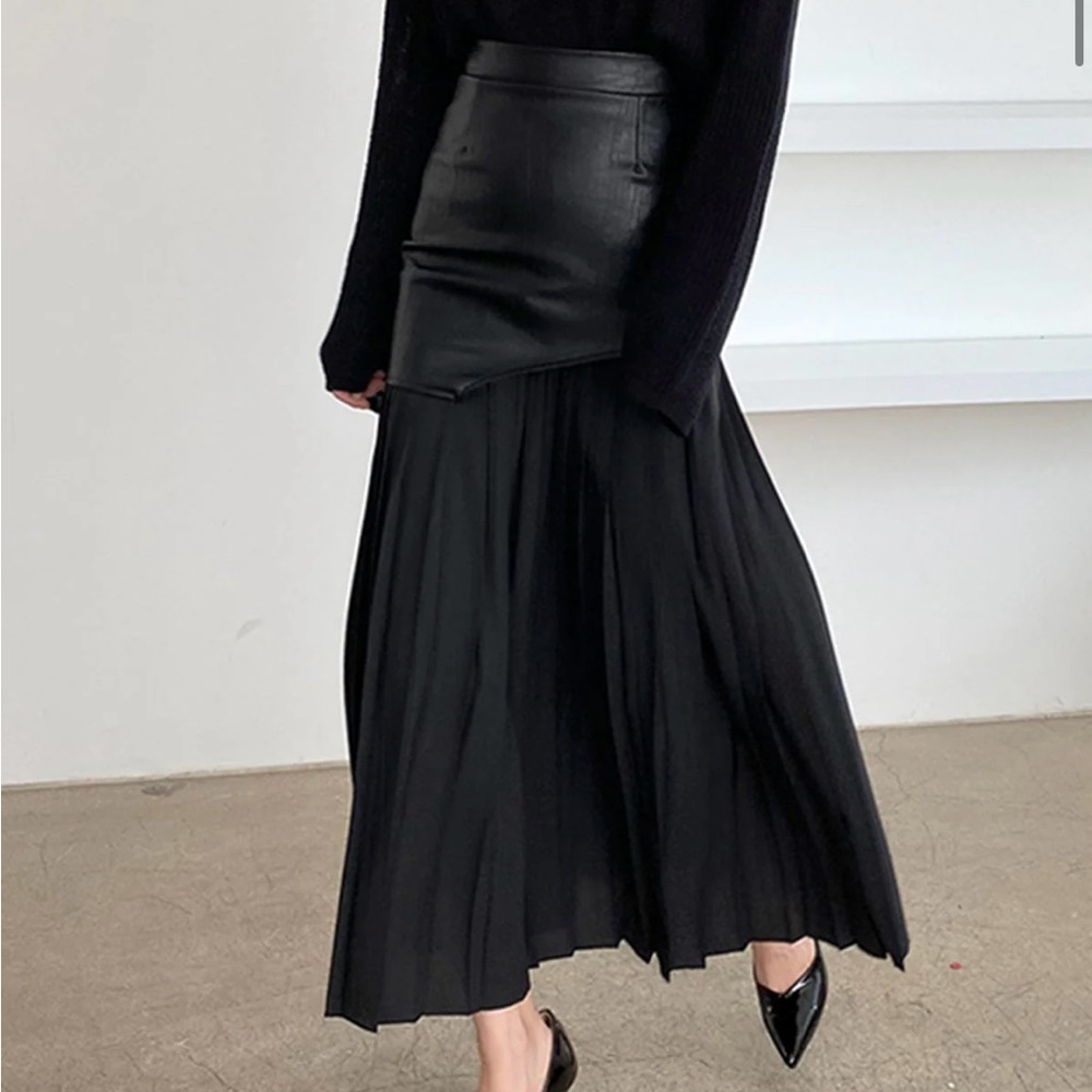 Elegant Black Leather and Pleated Skirt